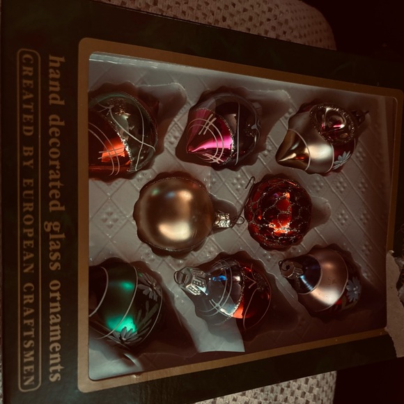 8 Vintage Commodore Christmas Classics Glass Glitter Ornaments Romania - Picture 2 of 5